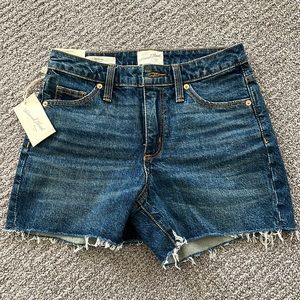 New with tags Universal Threads Shorts size 00/24